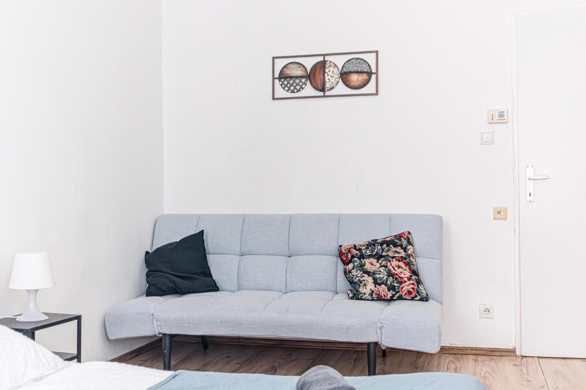 Budget Apartments Well Connected To The Whole City Вена Экстерьер фото
