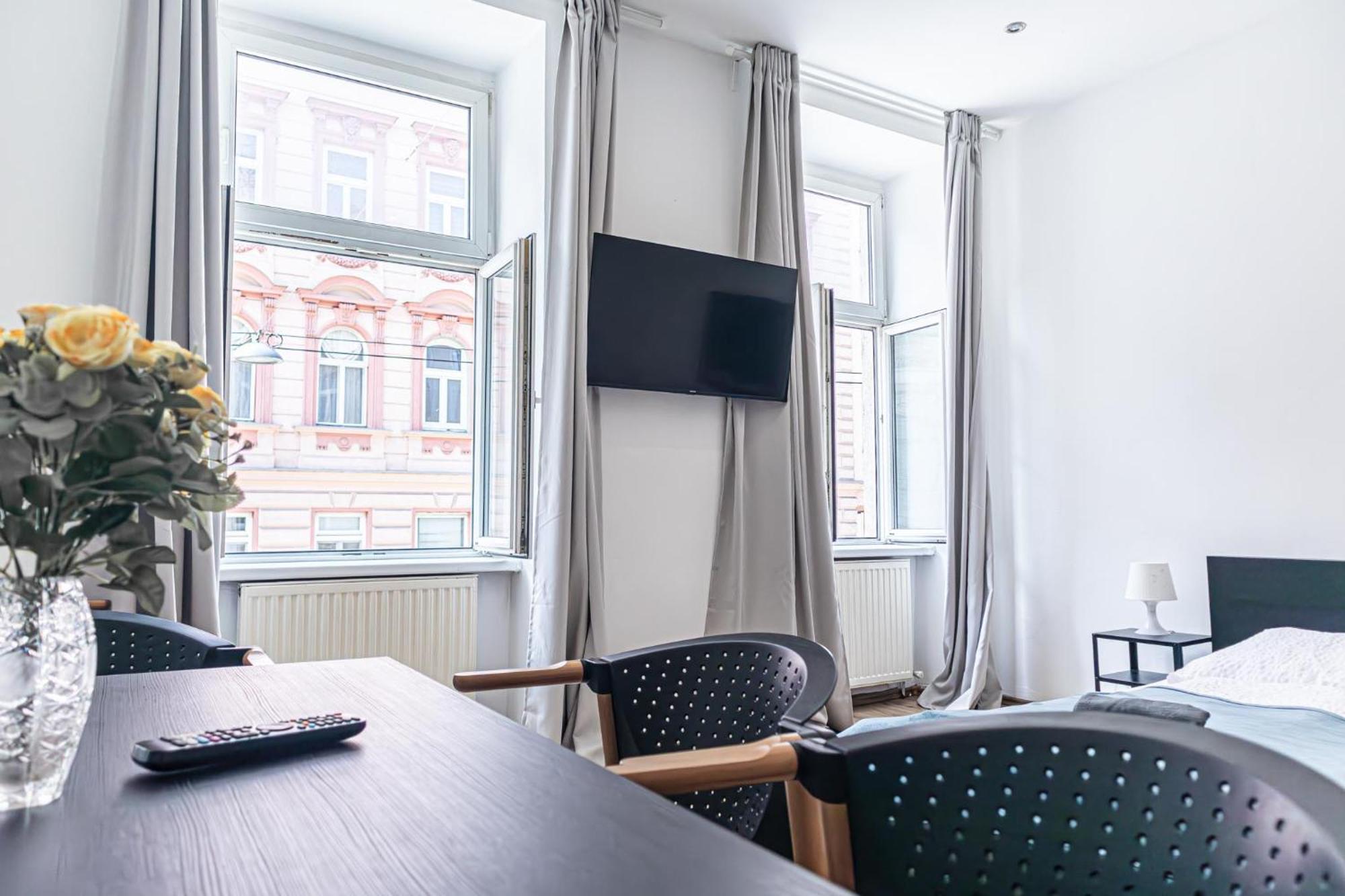 Budget Apartments Well Connected To The Whole City Вена Экстерьер фото